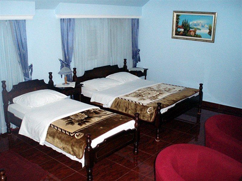 Hotel Evropa Podgorica Zimmer foto